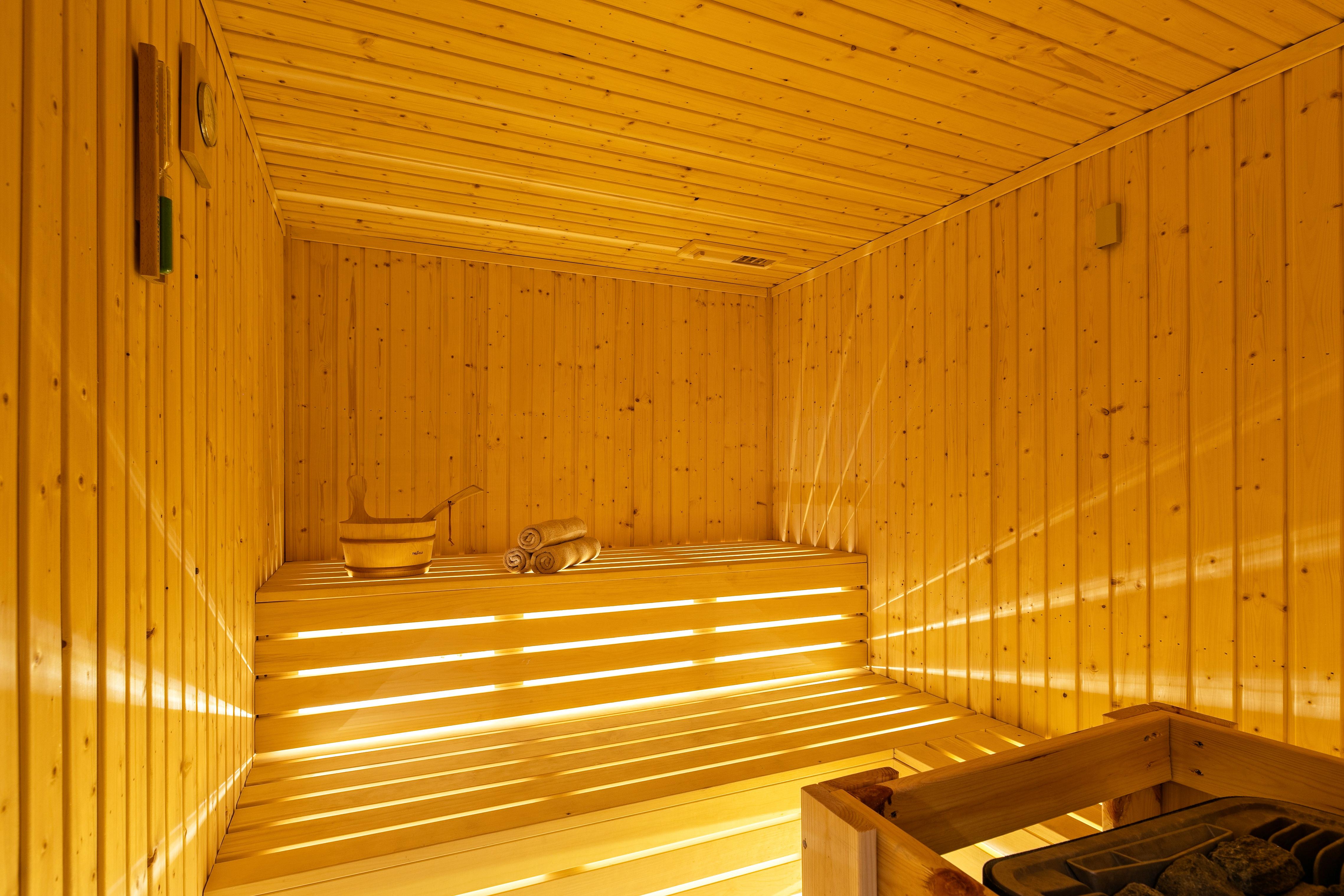 Ivi Mare - Designed For Adults By Louis Hotels Geroskipou المظهر الخارجي الصورة Interior of a container sauna