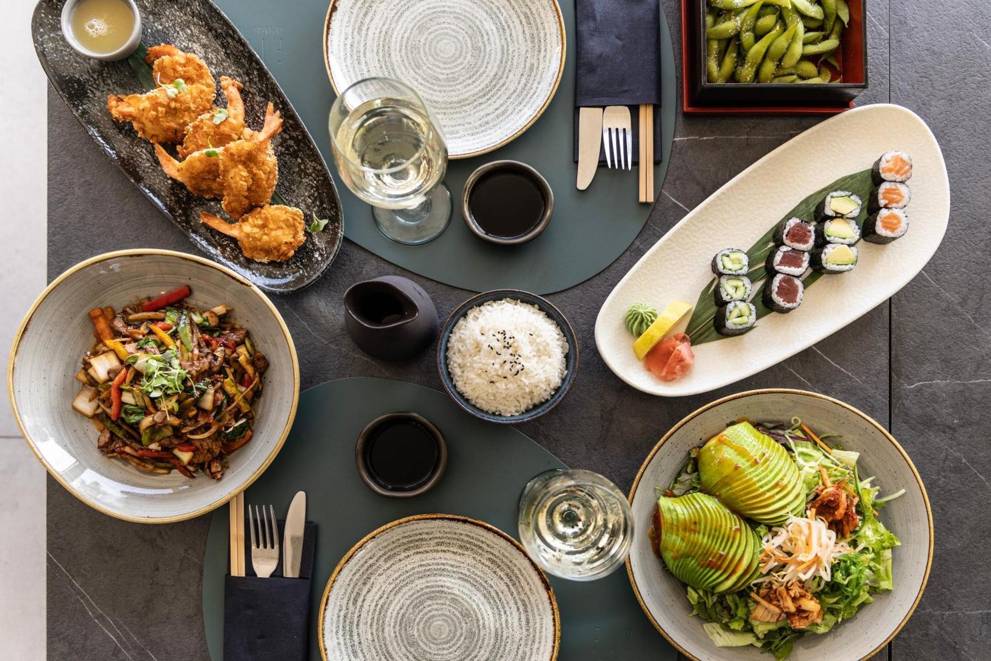 Ivi Mare - Designed For Adults By Louis Hotels Geroskipou المظهر الخارجي الصورة A selection of dishes at the restaurant