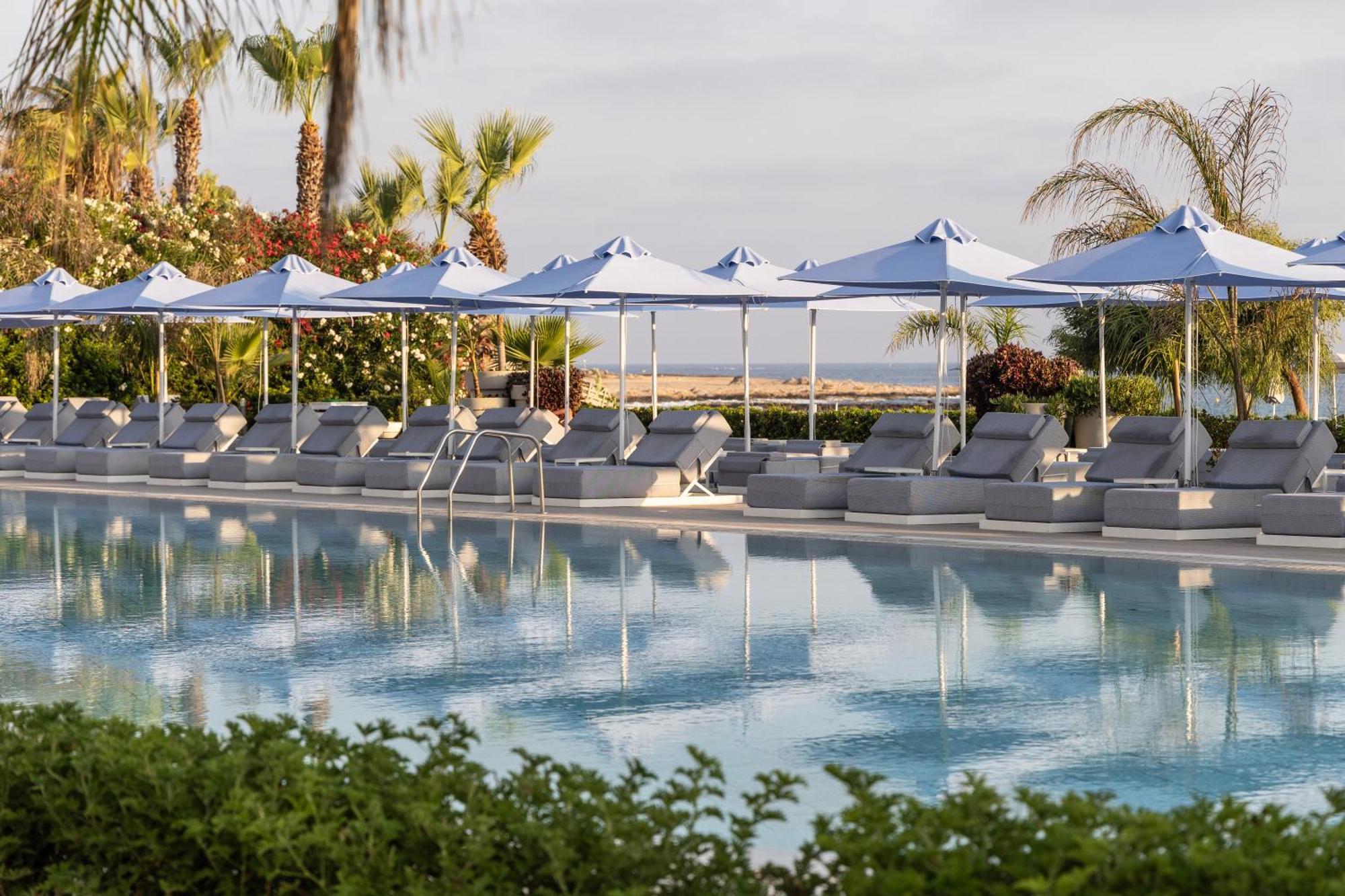 Ivi Mare - Designed For Adults By Louis Hotels Geroskipou المظهر الخارجي الصورة The pool at the Westin Resort, Costa Navarino