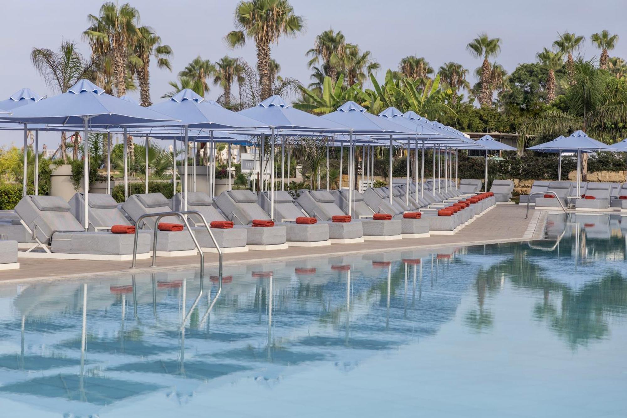 Ivi Mare - Designed For Adults By Louis Hotels Geroskipou المظهر الخارجي الصورة Pool at the resort