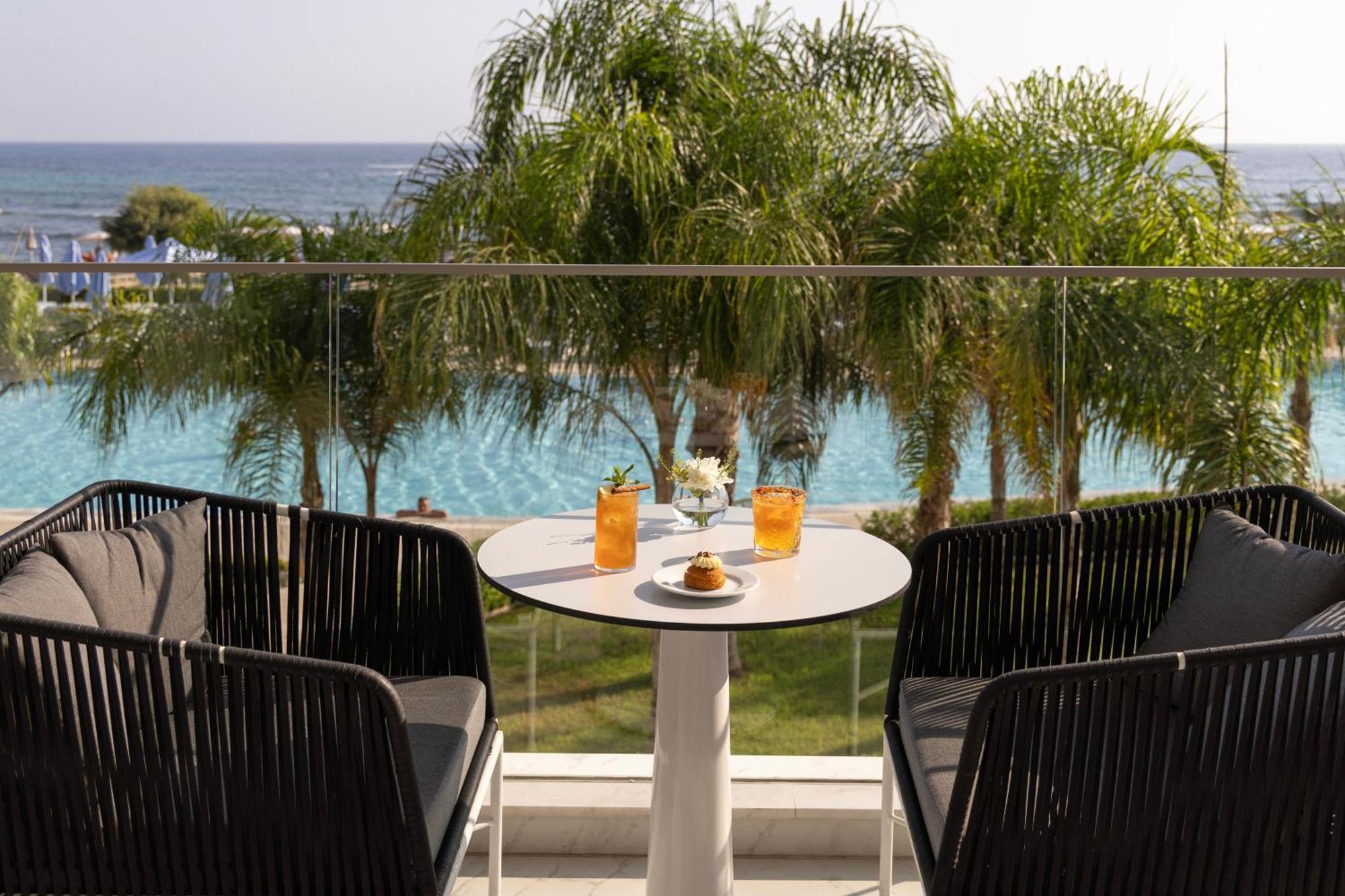 Ivi Mare - Designed For Adults By Louis Hotels Geroskipou المظهر الخارجي الصورة A balcony at the hotel
