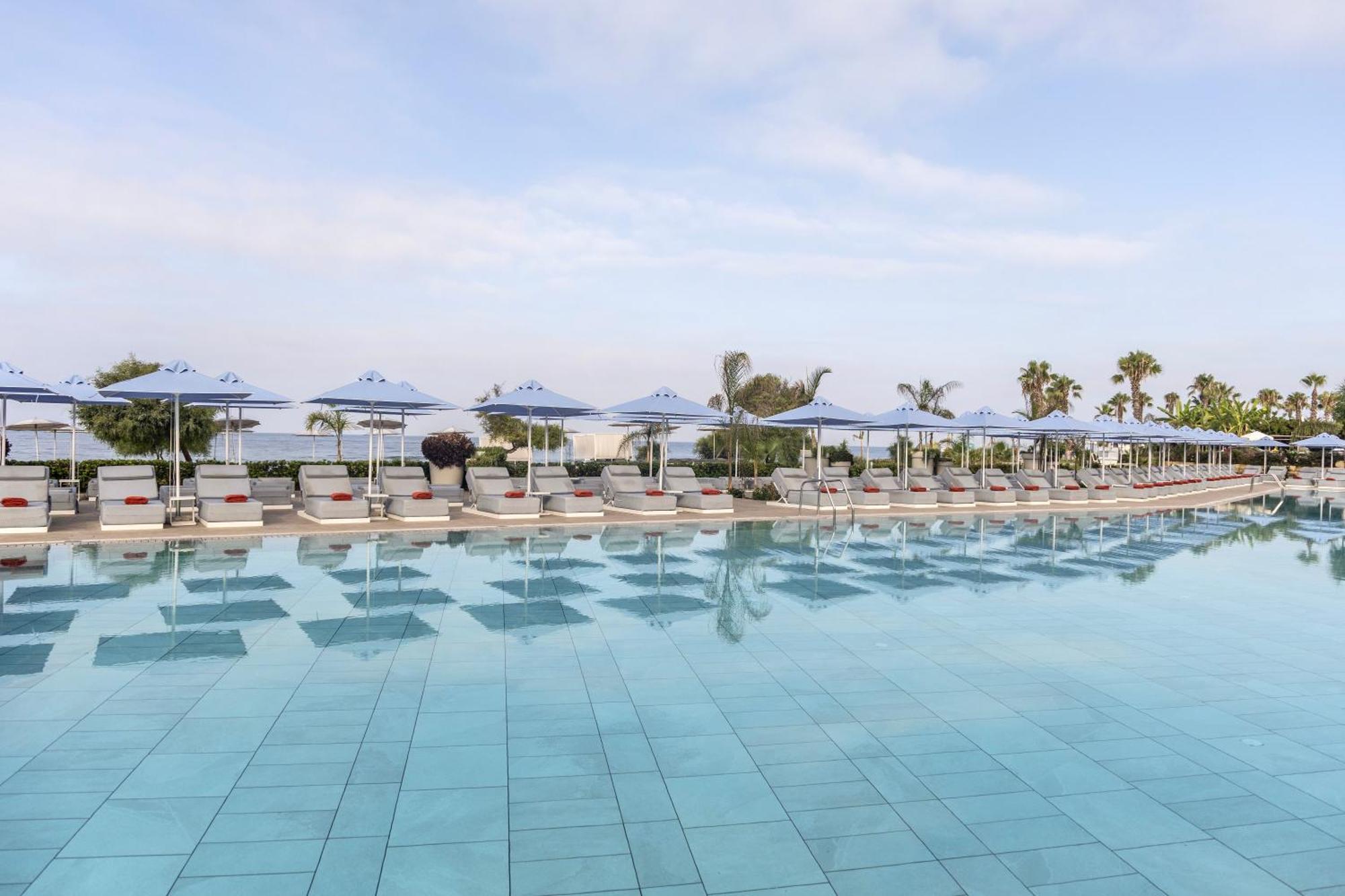Ivi Mare - Designed For Adults By Louis Hotels Geroskipou المظهر الخارجي الصورة Pool at the hotel
